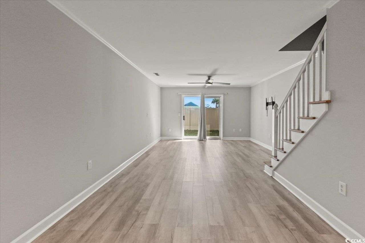 914 Hillside Dr. S Photo 9