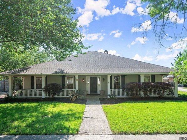 3715 Pine Park Dr, Baton Rouge, LA 70809