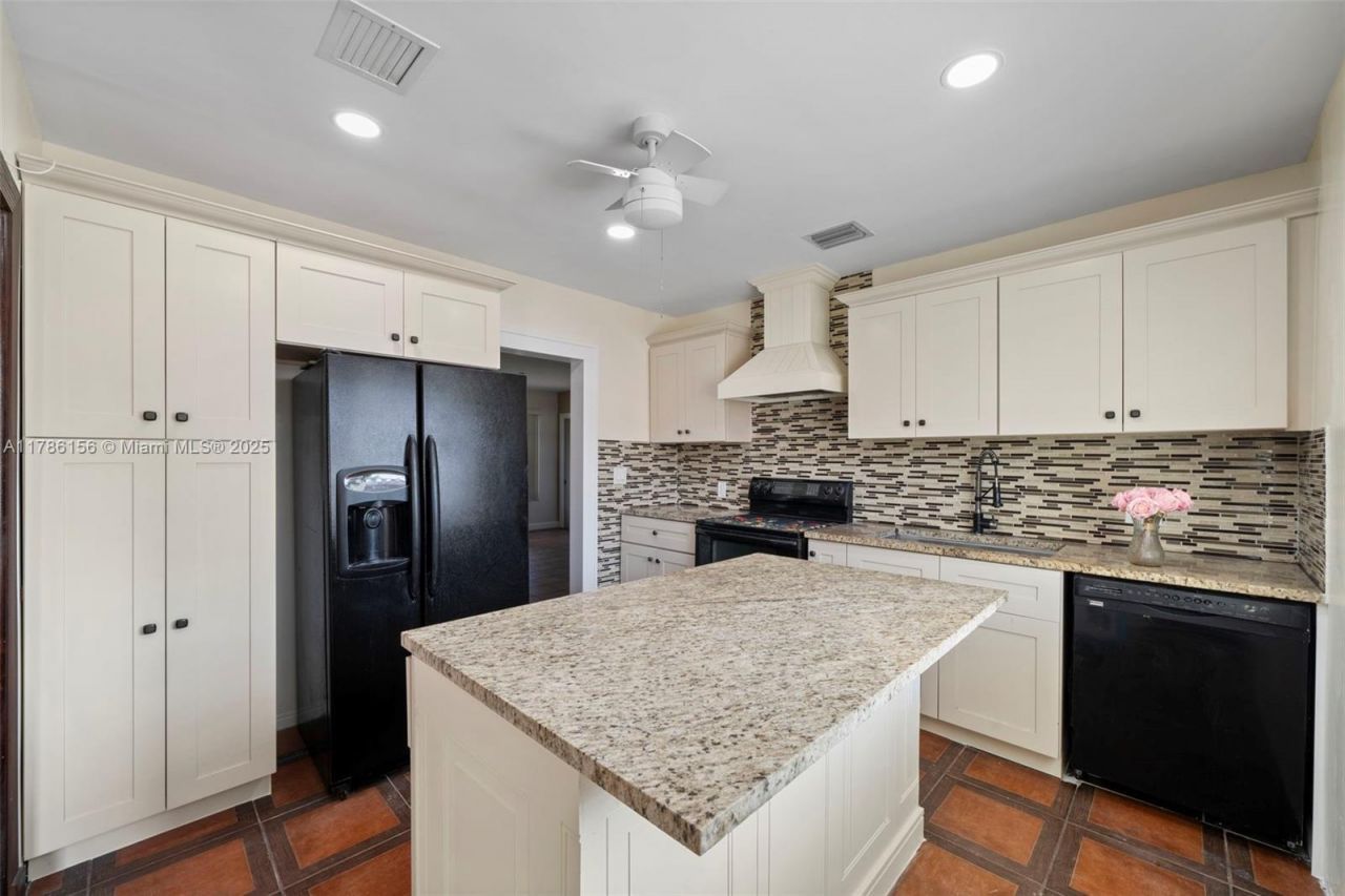 6150 SW 15th St, West Miami, FL 33144 Photo