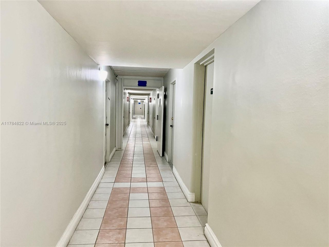 7135 Collins Ave, Unit 621, Miami Beach, FL 33141 Photo