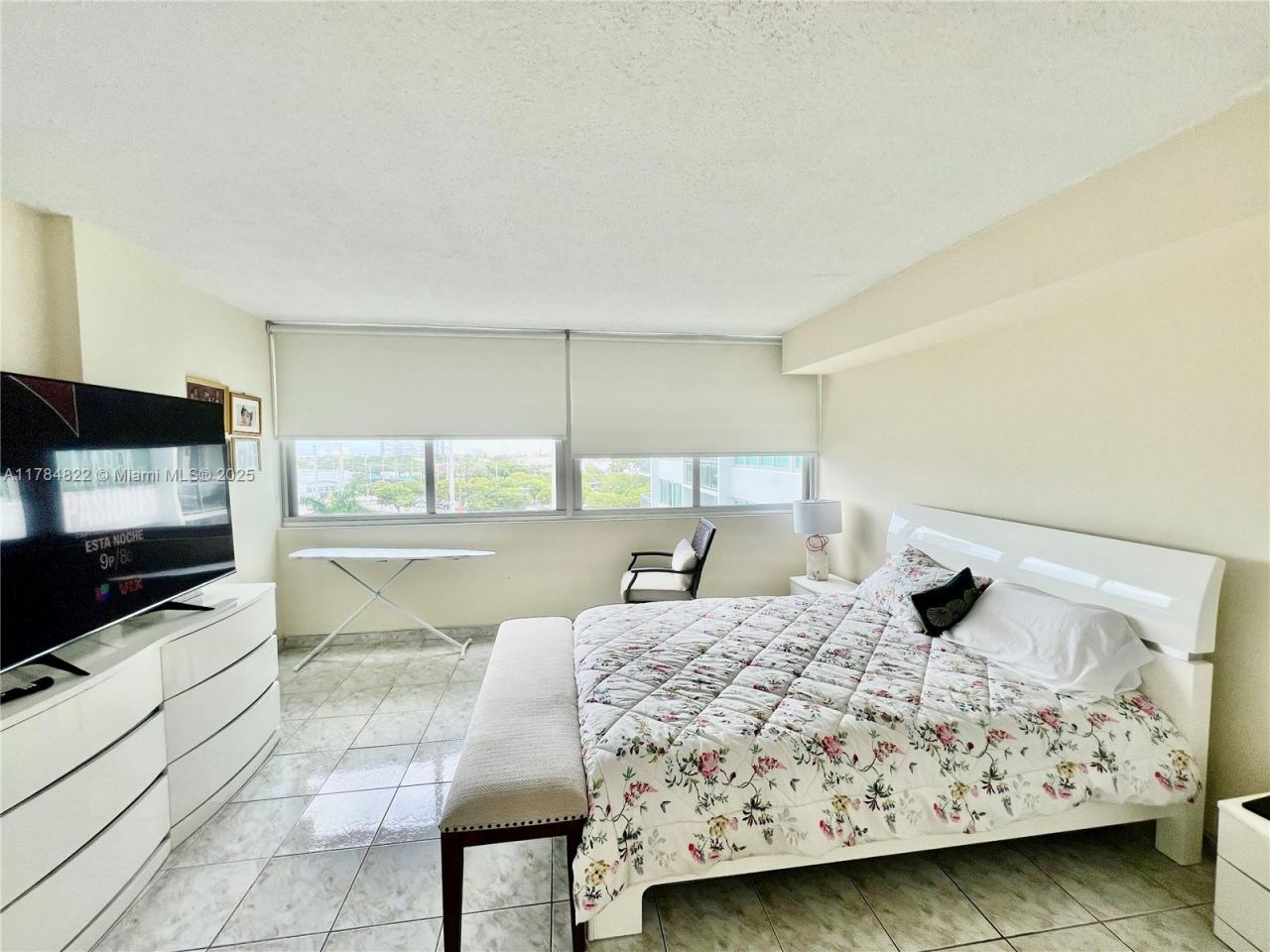 7135 Collins Ave, Unit 621, Miami Beach, FL 33141 Photo