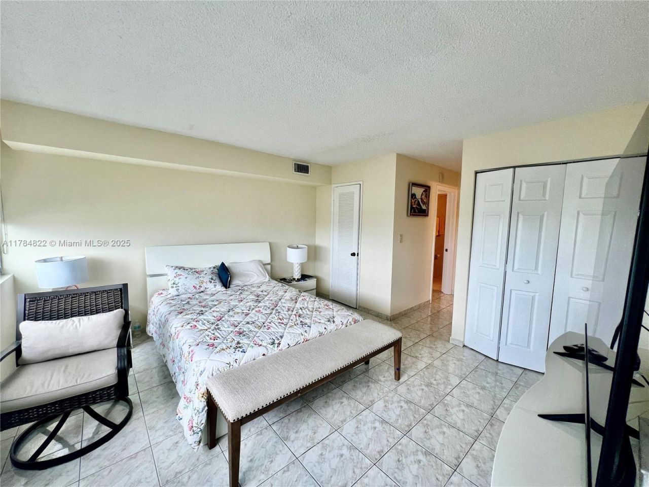 7135 Collins Ave, Unit 621, Miami Beach, FL 33141 Photo