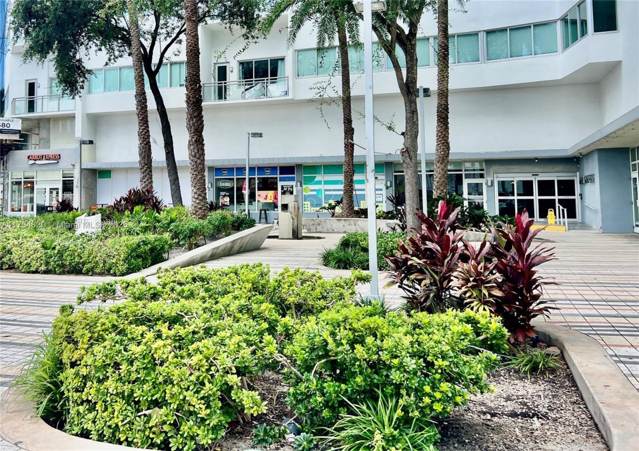 7135 Collins Ave, Unit 621, Miami Beach, FL 33141 Photo