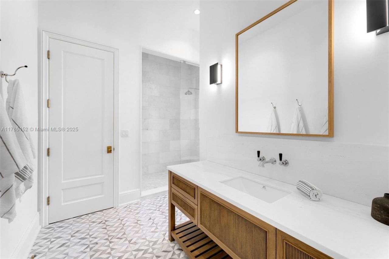 7393 SW 79th Ct, Miami, FL 33143 Photo