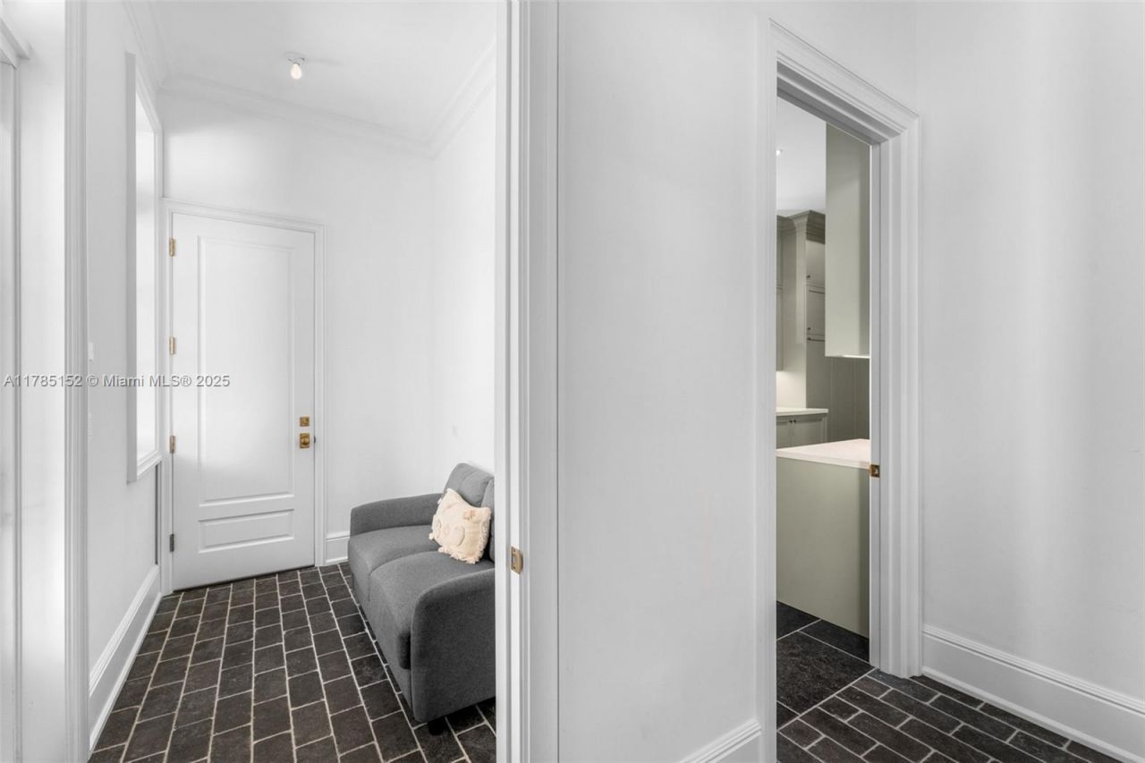 7393 SW 79th Ct, Miami, FL 33143 Photo