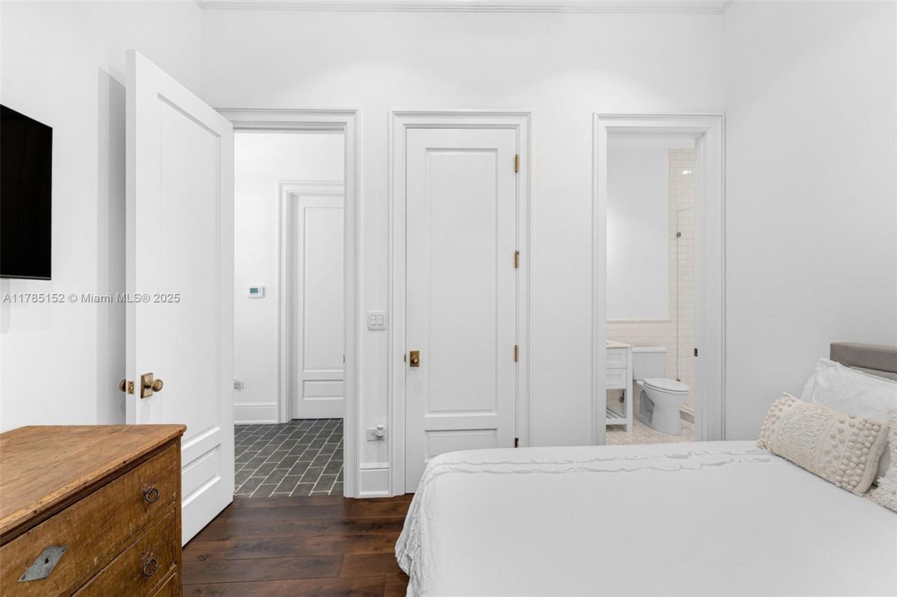 7393 SW 79th Ct, Miami, FL 33143 Photo