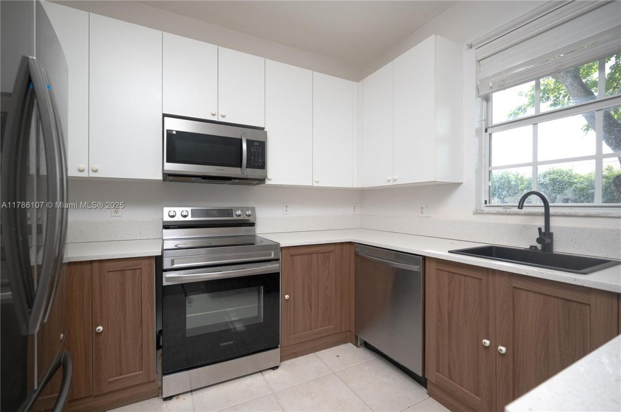 445 NE 21st Ave, Homestead, FL 33033 Photo