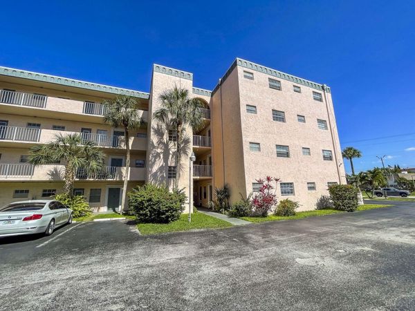 4281 NW 41st Street, Unit 320, Lauderdale Lakes, FL 33319