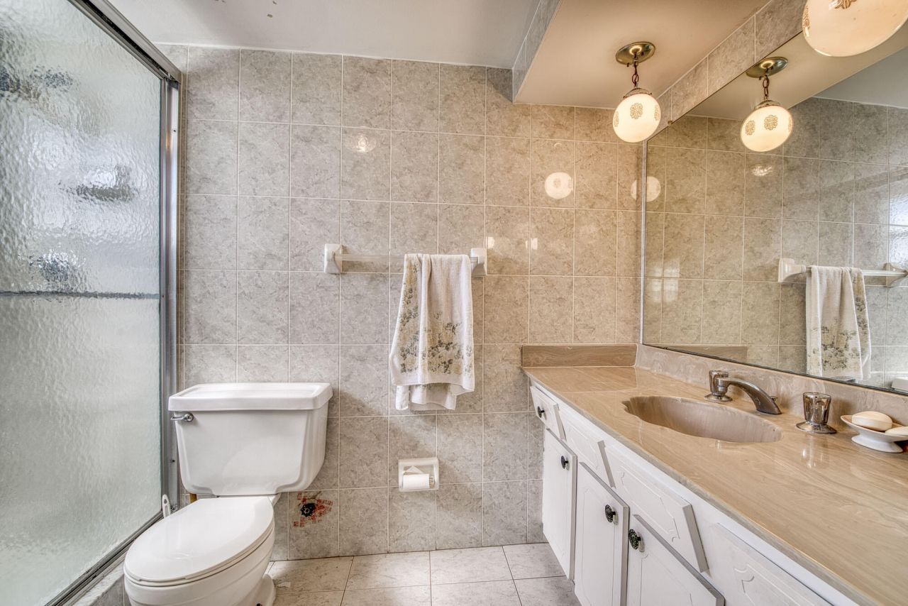 4281 NW 41st Street, Unit 320, Lauderdale Lakes, FL 33319 Photo