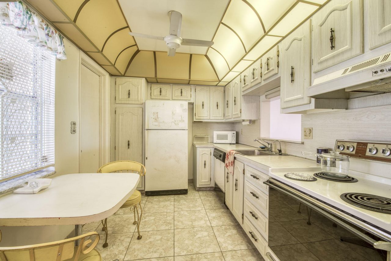 4281 NW 41st Street, Unit 320, Lauderdale Lakes, FL 33319 Photo