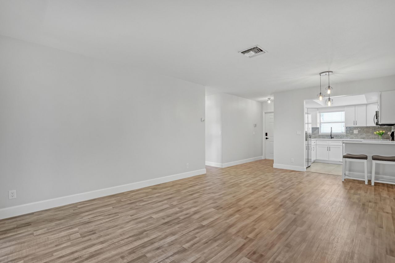 2894 Crosley Drive E, Unit G, West Palm Beach, FL 33415 Photo