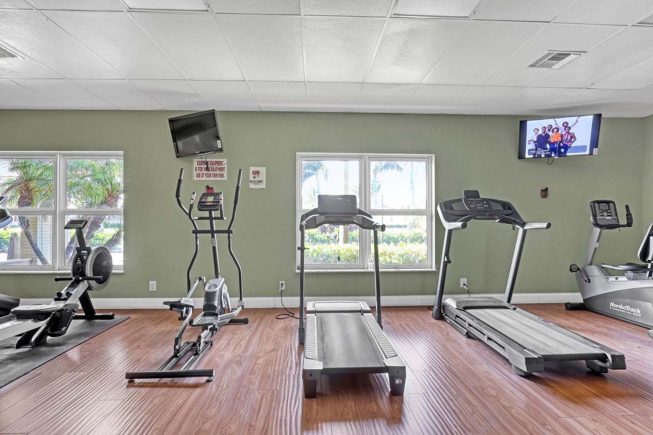 2894 Crosley Drive E, Unit G, West Palm Beach, FL 33415 Photo