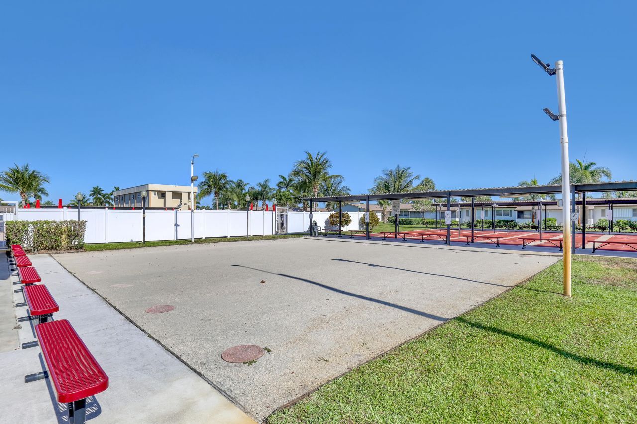 2894 Crosley Drive E, Unit G, West Palm Beach, FL 33415 Photo