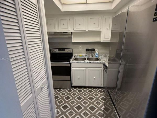 1535 SE 15th St, Unit 202, Fort Lauderdale, FL 33316