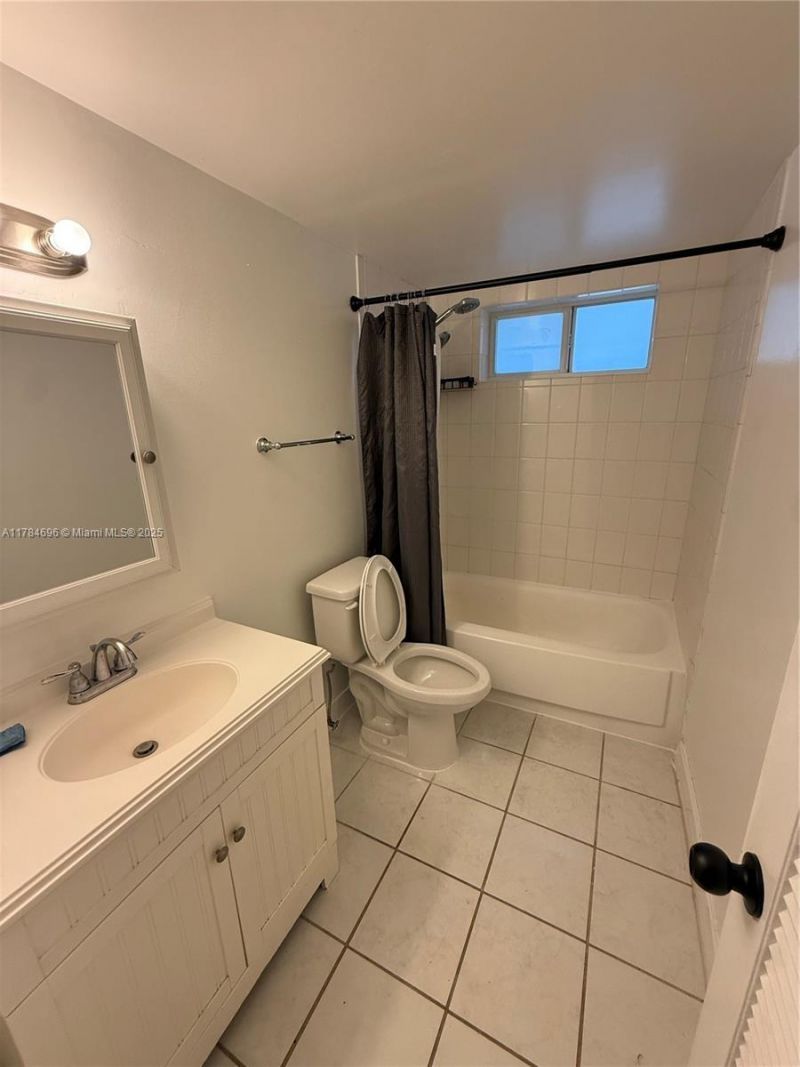 1535 SE 15th St, Unit 202, Fort Lauderdale, FL 33316 Photo