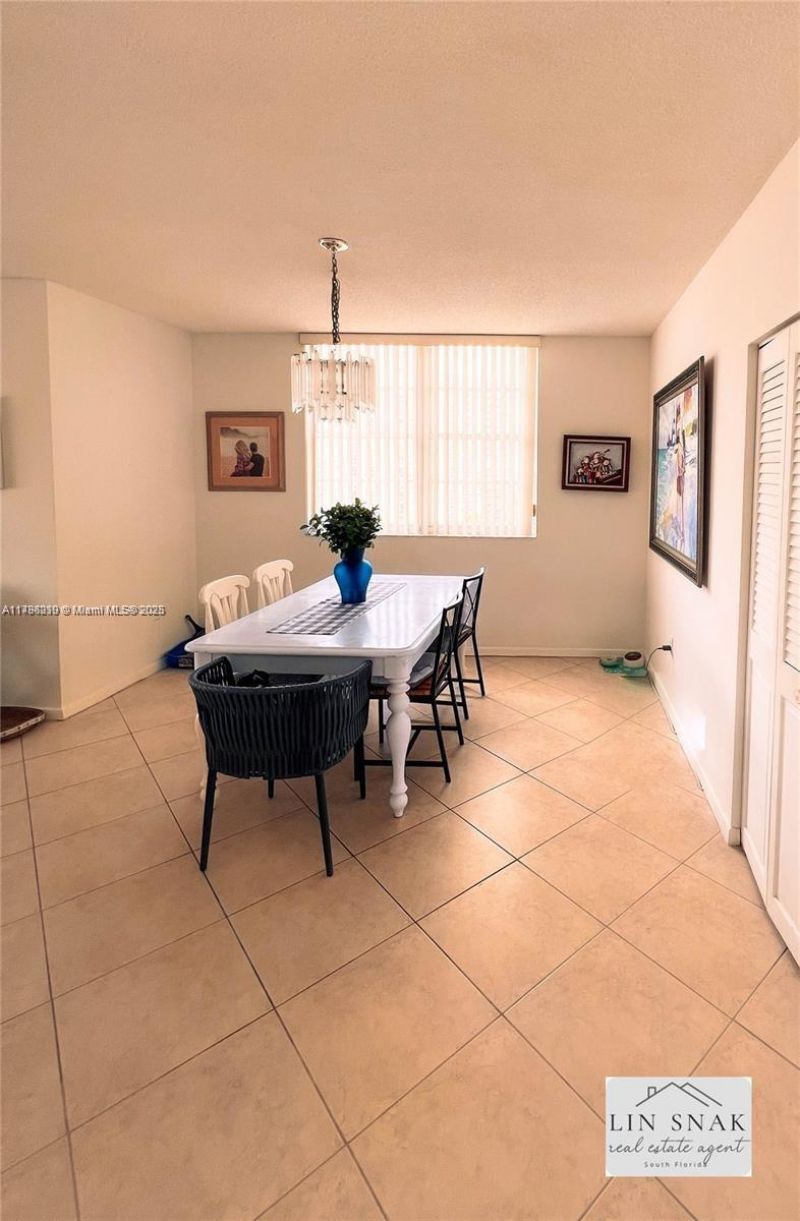 300 Bayview Dr, Unit 915, Sunny Isles Beach, FL 33160 Photo