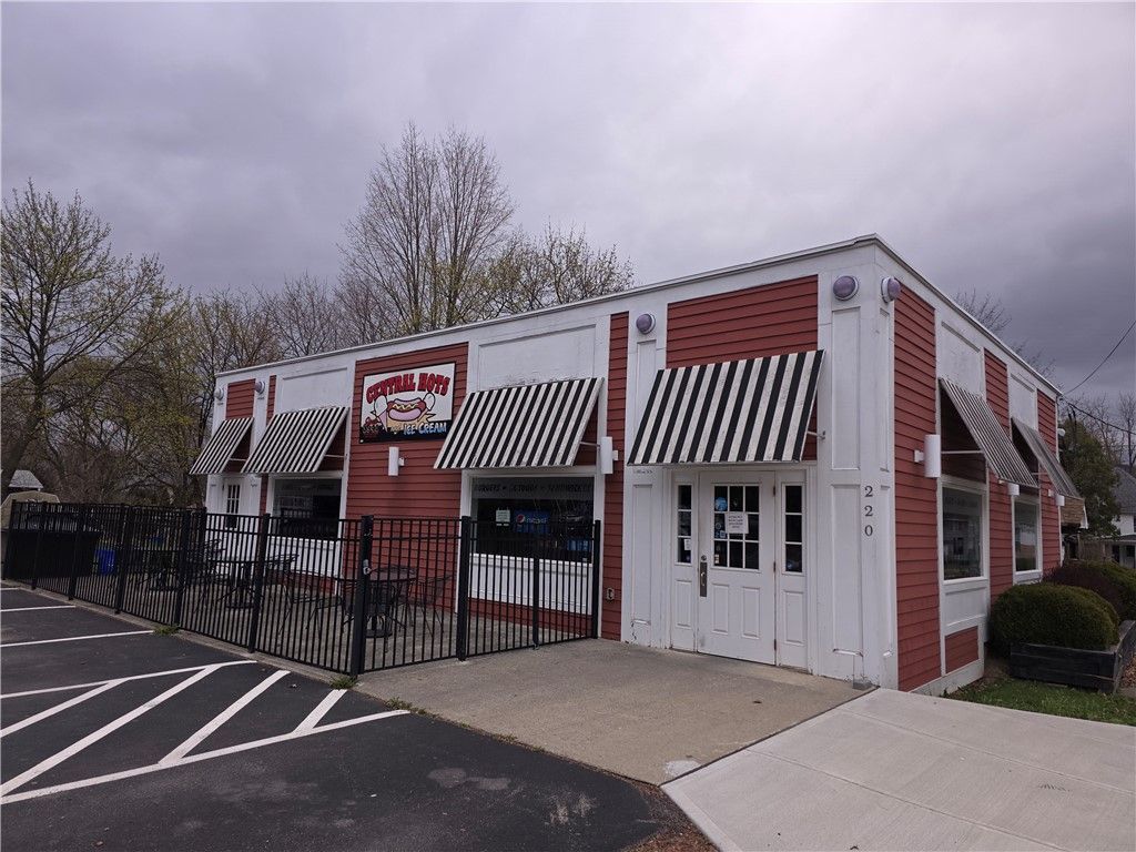 220 Roe Avenue, Elmira, NY 14901 Main Photo