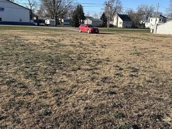 175 E 3rd Avenue, Clifton, IL 60927