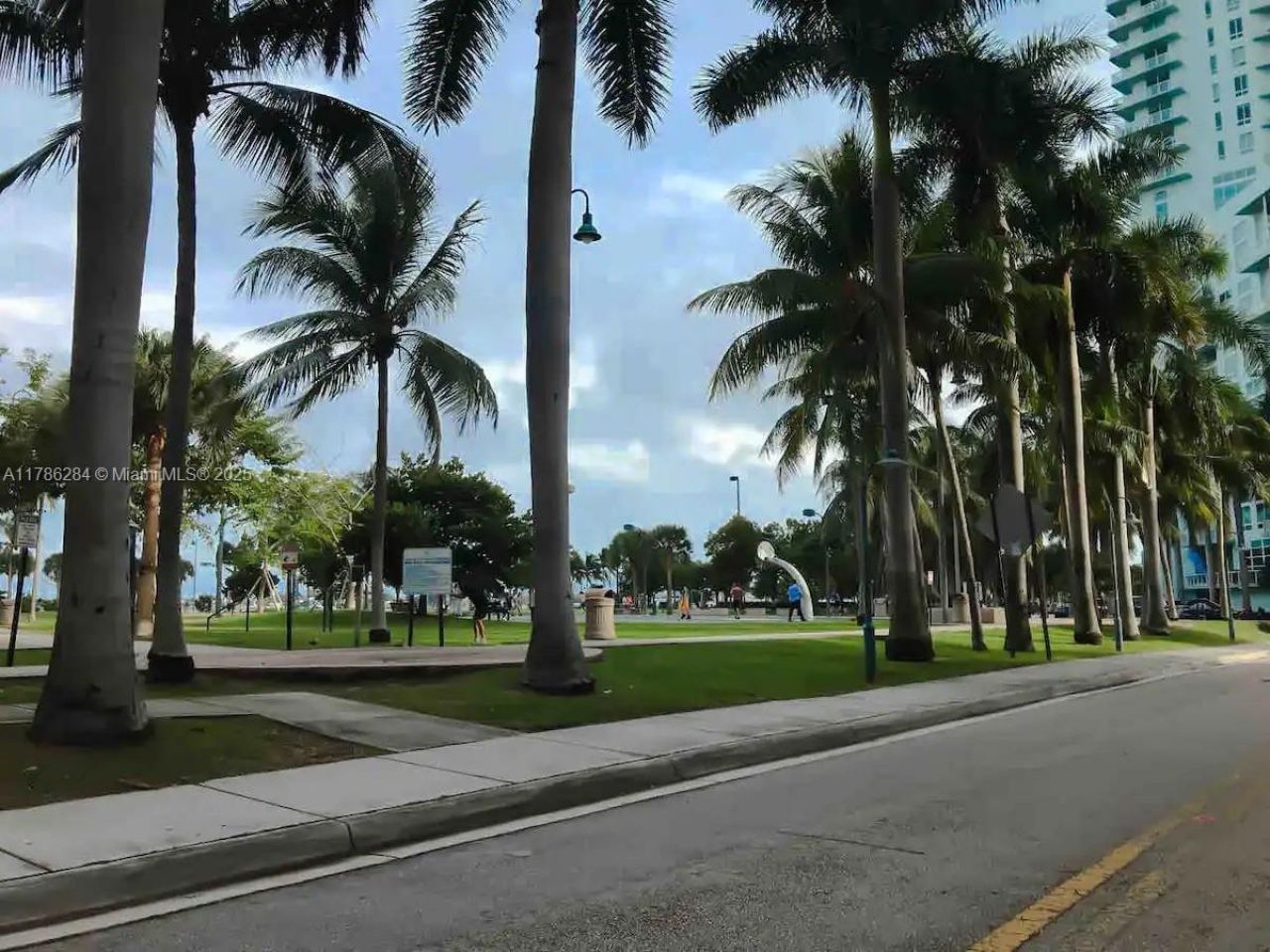 1717 N Bayshore Dr, Unit A-2741, Miami, FL 33132 Photo