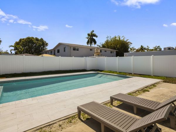 1640 Washinghton Street, Hollywood, FL 33020