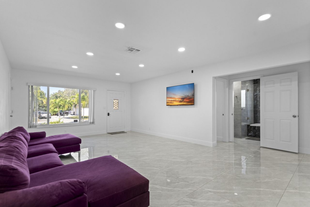 1640 Washinghton Street, Hollywood, FL 33020 Photo