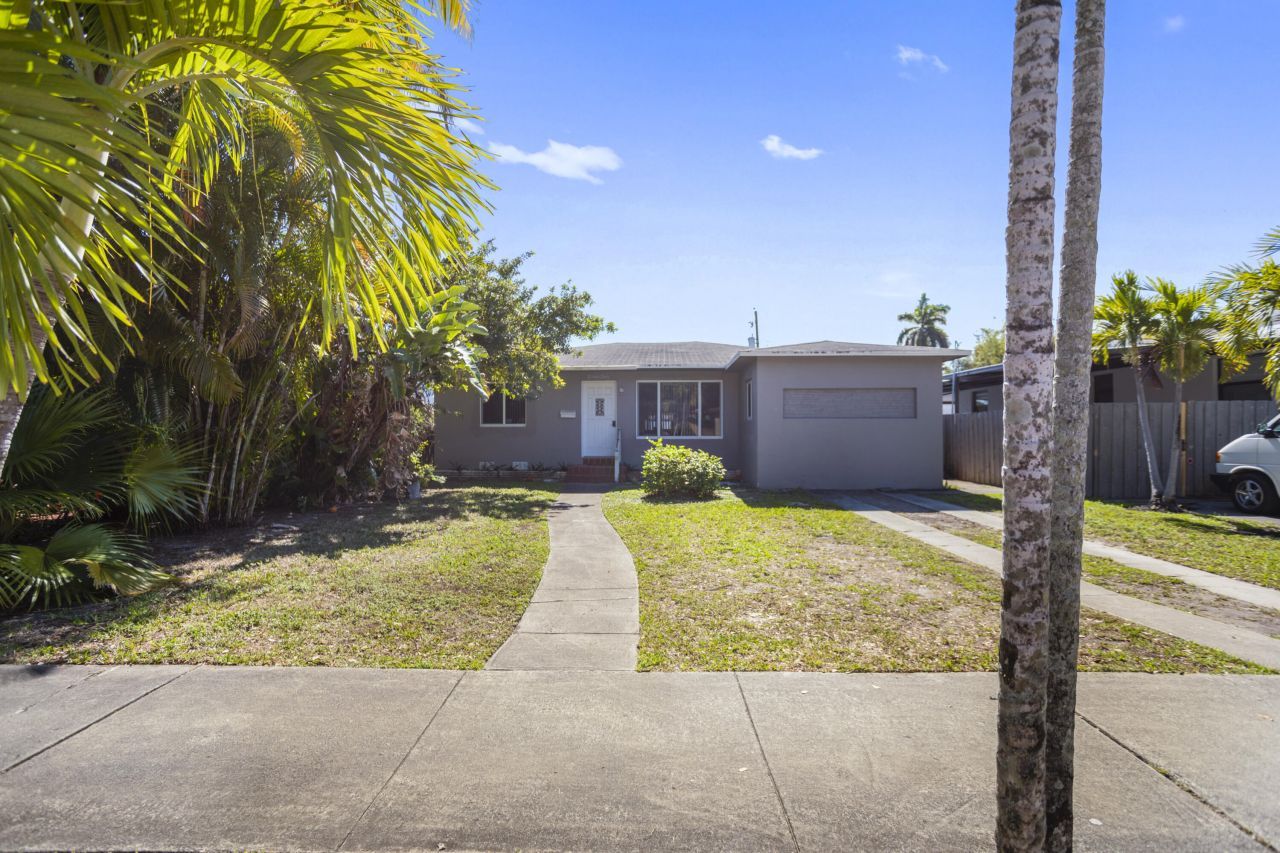 1640 Washinghton Street, Hollywood, FL 33020 Photo