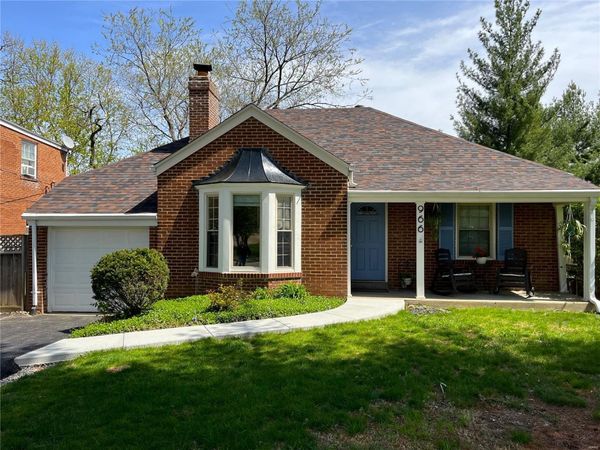 966 N Geyer Road, Kirkwood, MO 63122