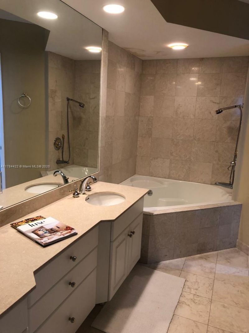 3370 Hidden Bay Dr, Unit 712, Aventura, FL 33180 Photo