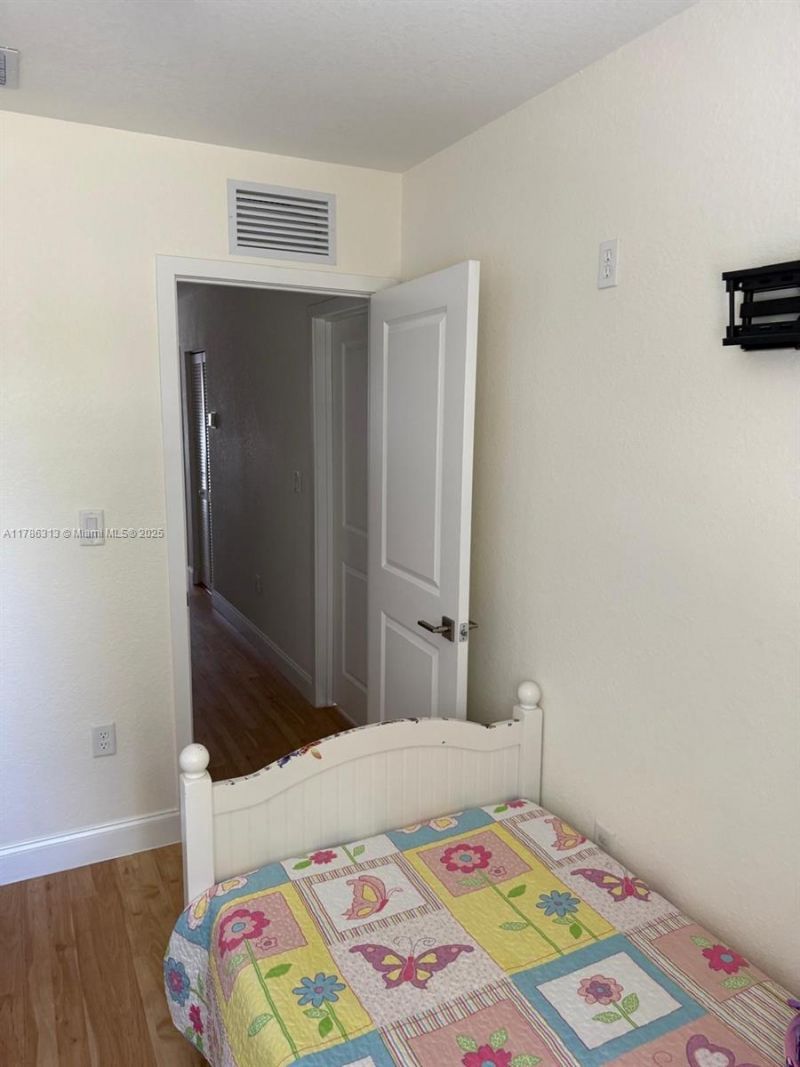 2469 SE 10th St, Homestead, FL 33035 Photo