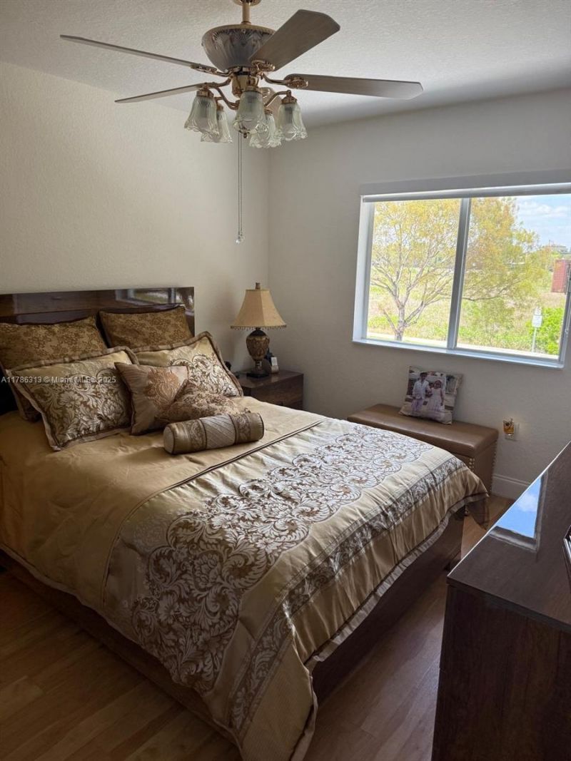 2469 SE 10th St, Homestead, FL 33035 Photo