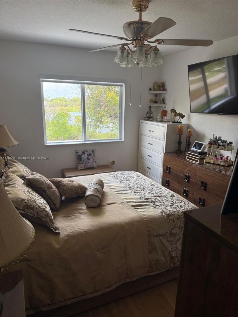 2469 SE 10th St, Homestead, FL 33035 Photo