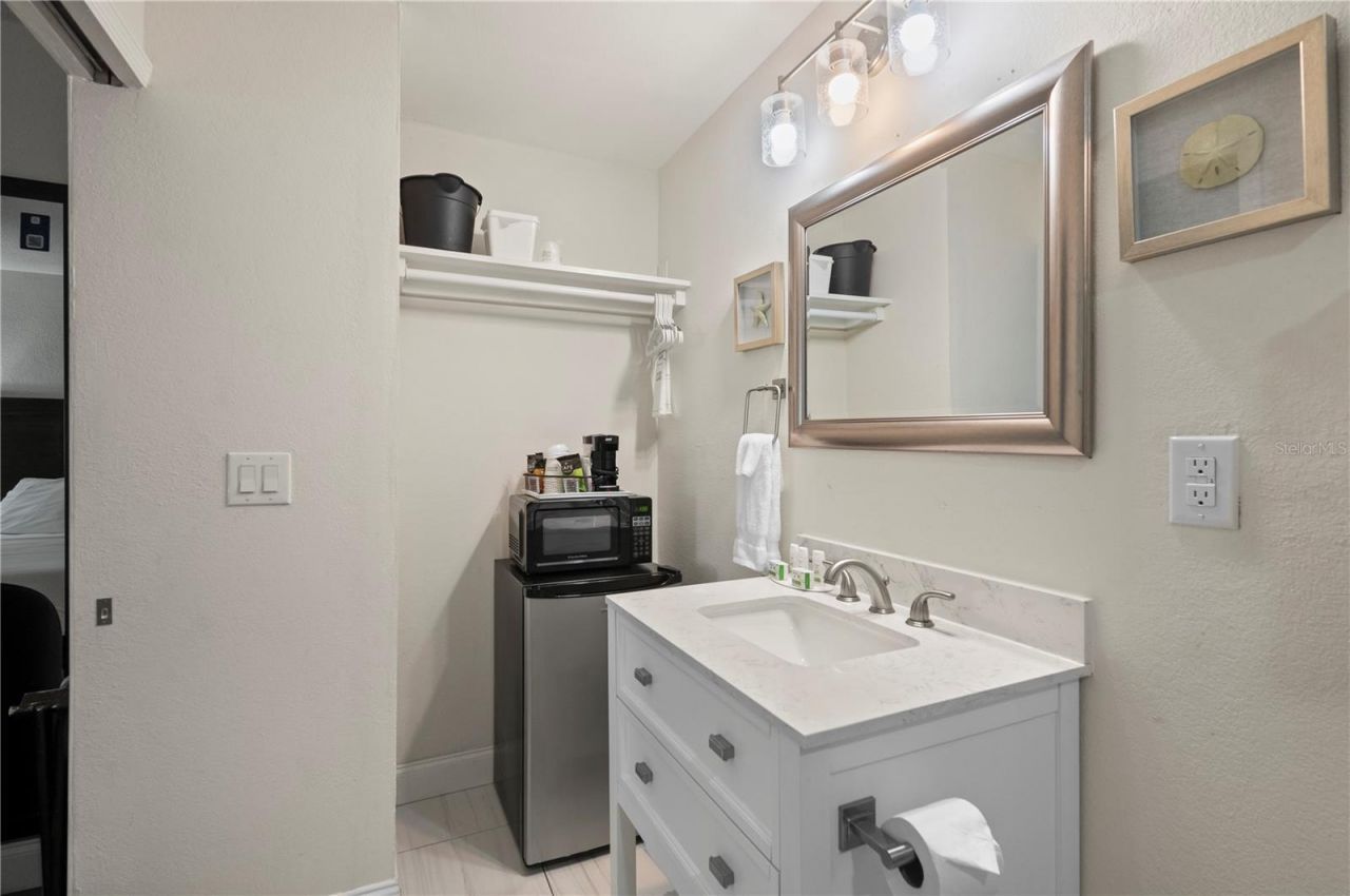 7150 N Tamiami Trail, Unit S-600, Sarasota, FL 34243 Photo