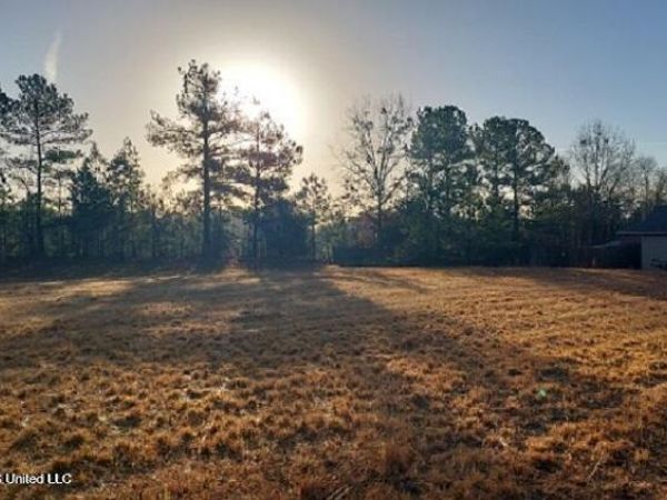 01 Chenoa Avenue, Carthage, MS 39051