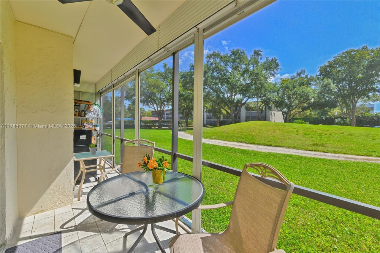 281 S Hollybrook Dr, Unit 106, Pembroke Pines, FL 33025 Photo