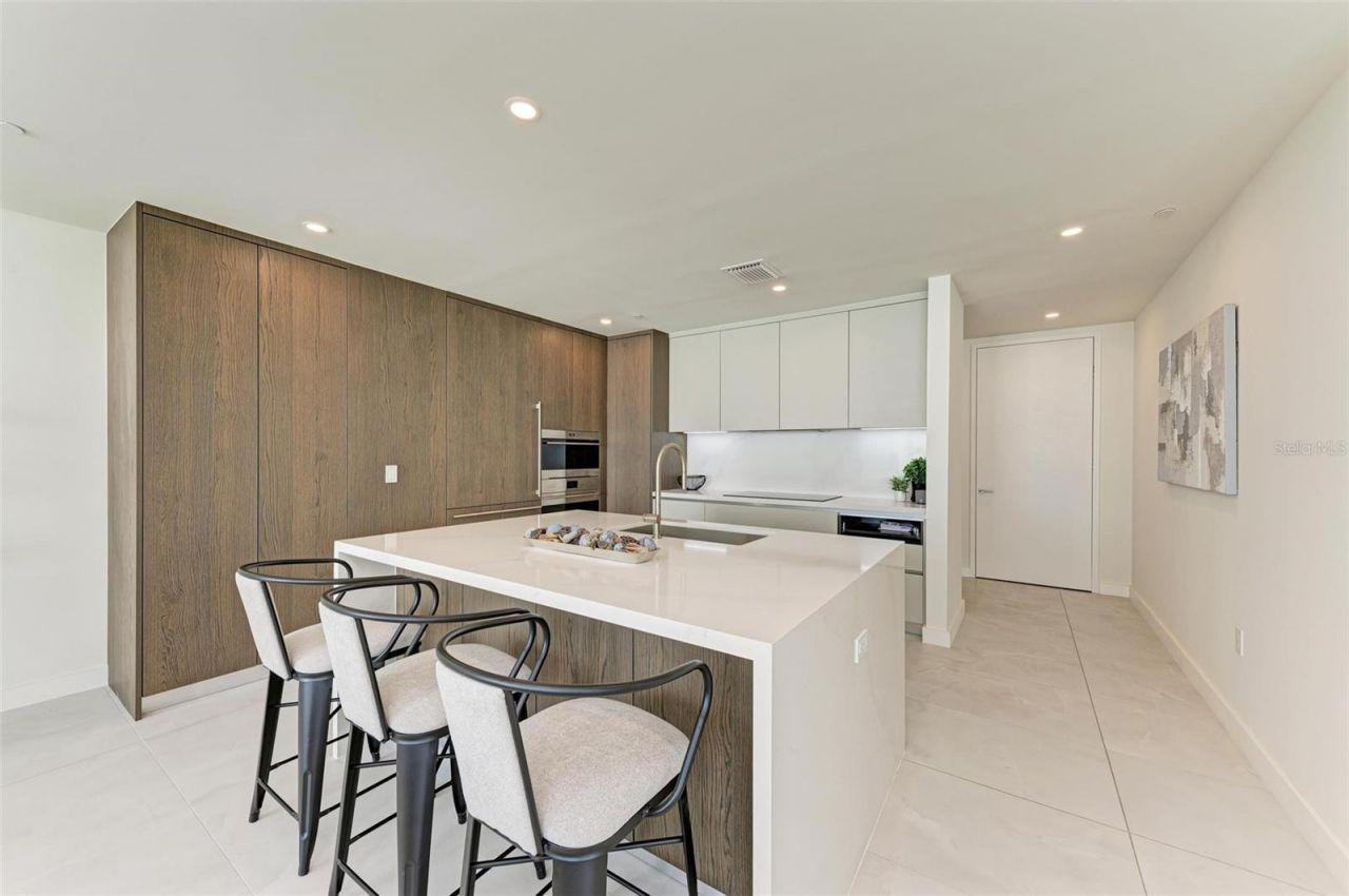 111 Golden Gate Point, Unit 402, Sarasota, FL 34236 Photo