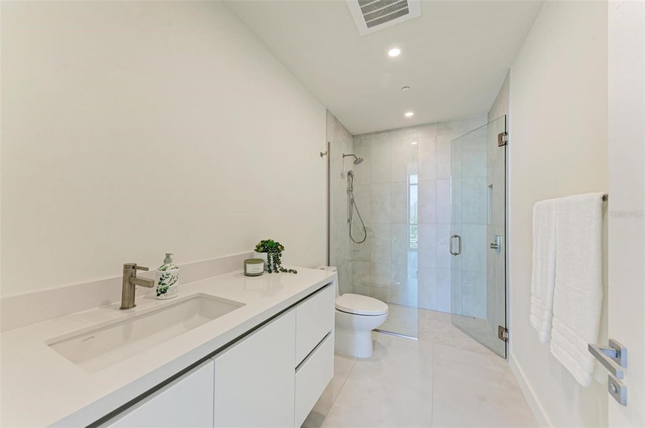 111 Golden Gate Point, Unit 402, Sarasota, FL 34236 Photo