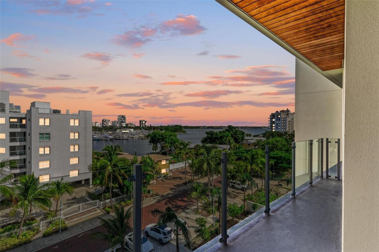 111 Golden Gate Point, Unit 402, Sarasota, FL 34236 Photo
