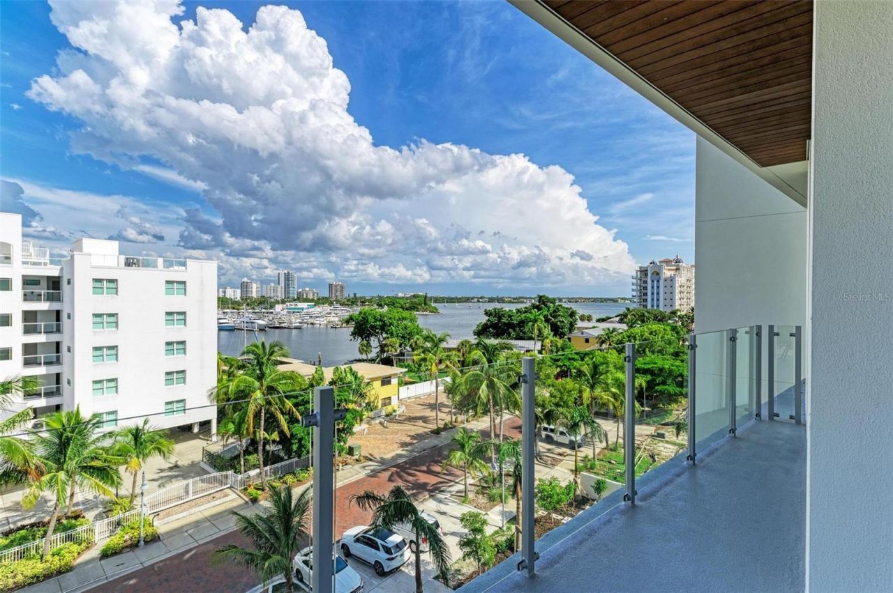 111 Golden Gate Point, Unit 402, Sarasota, FL 34236 Photo