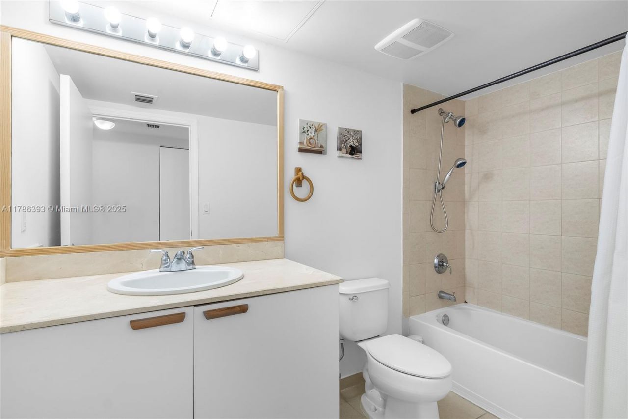 16699 Collins Ave, Unit 3107, Sunny Isles Beach, FL 33160 Photo