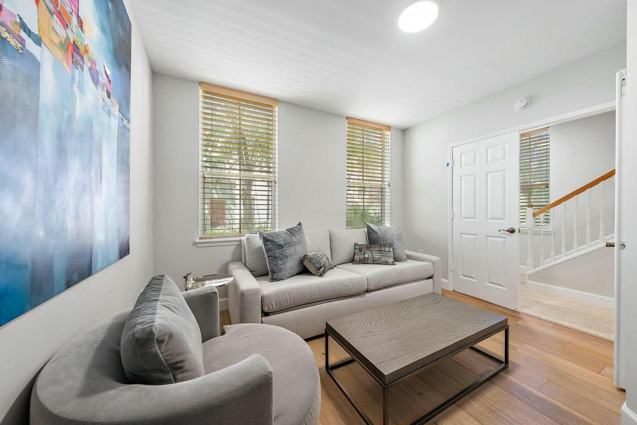 696 Fern Street, West Palm Beach, FL 33401 Photo