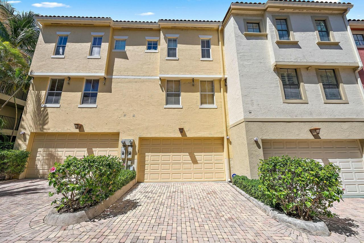 696 Fern Street, West Palm Beach, FL 33401 Photo