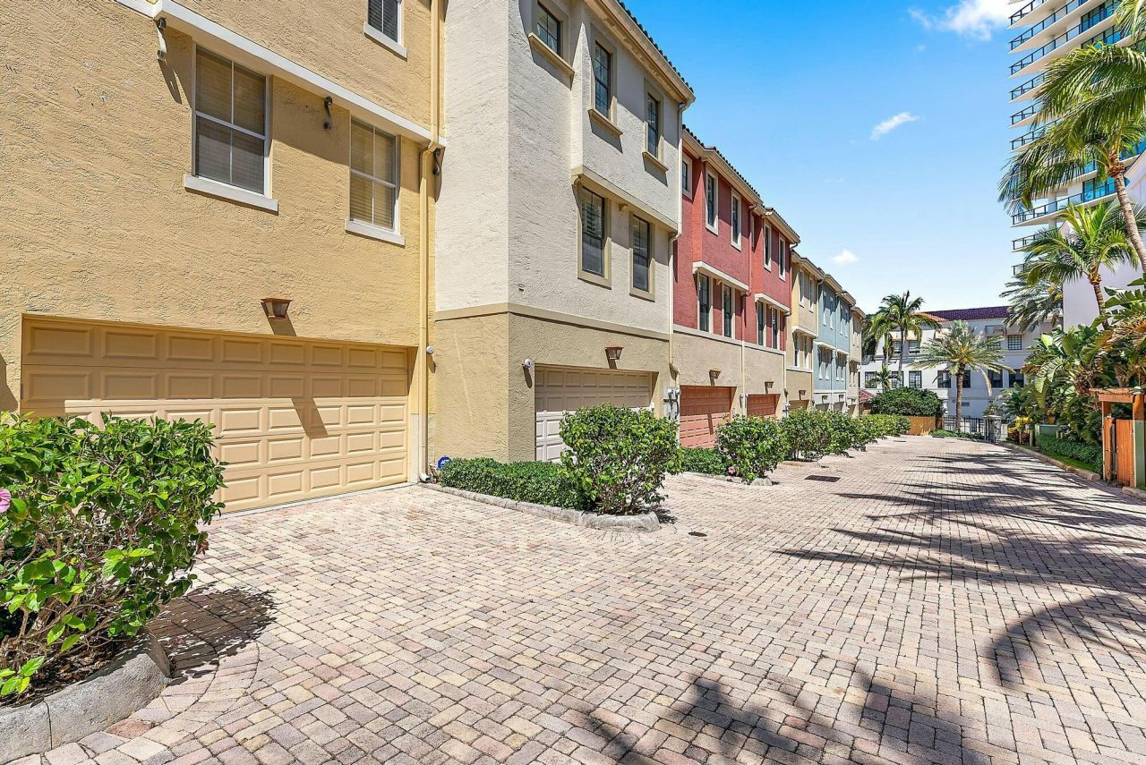 696 Fern Street, West Palm Beach, FL 33401 Photo