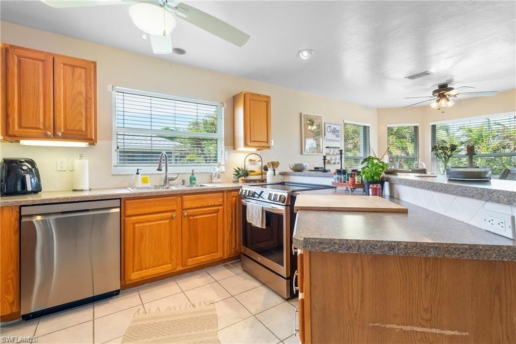 2019 SW 43rd Ter, Cape Coral, FL 33914 Photo