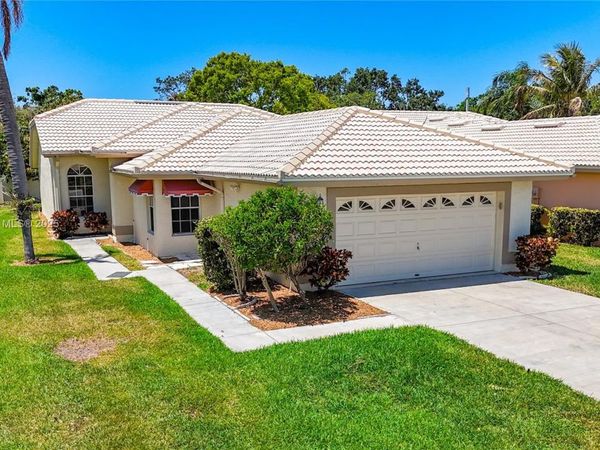 4738 Dundee Dr., Bradenton, FL 34210
