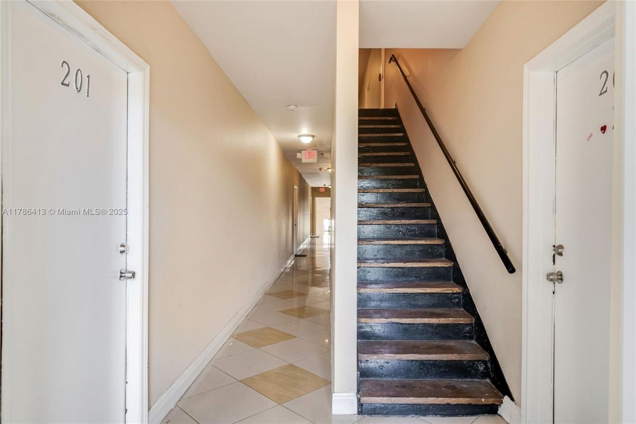 440 SW 5th Ave, Miami, FL 33130 Photo