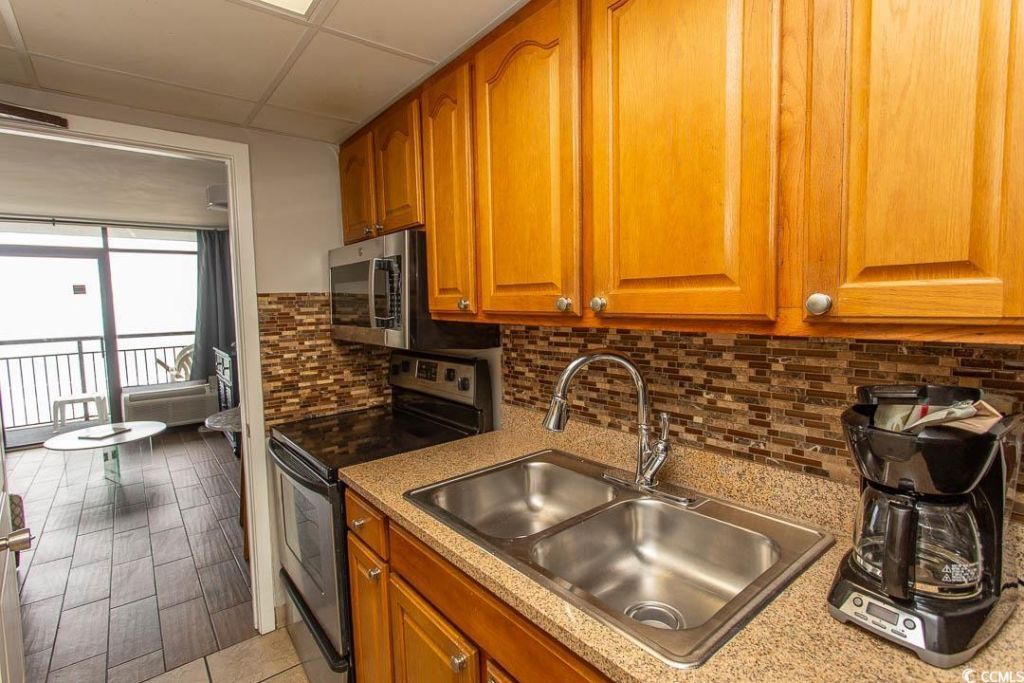 6804 Ocean Blvd. N Photo 7