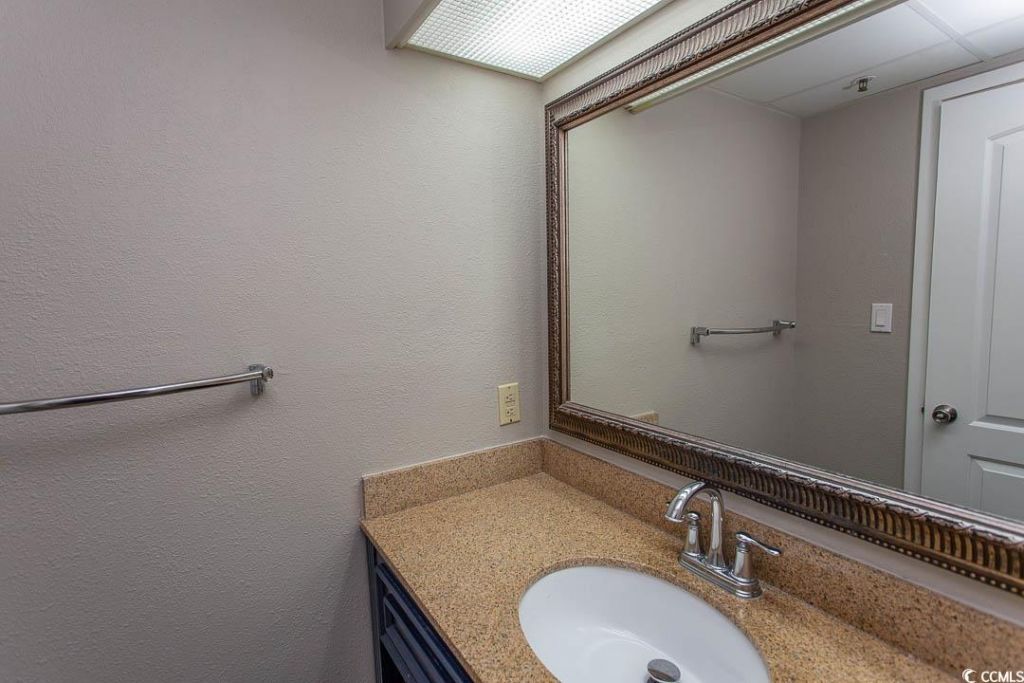 6804 Ocean Blvd. N Photo 9