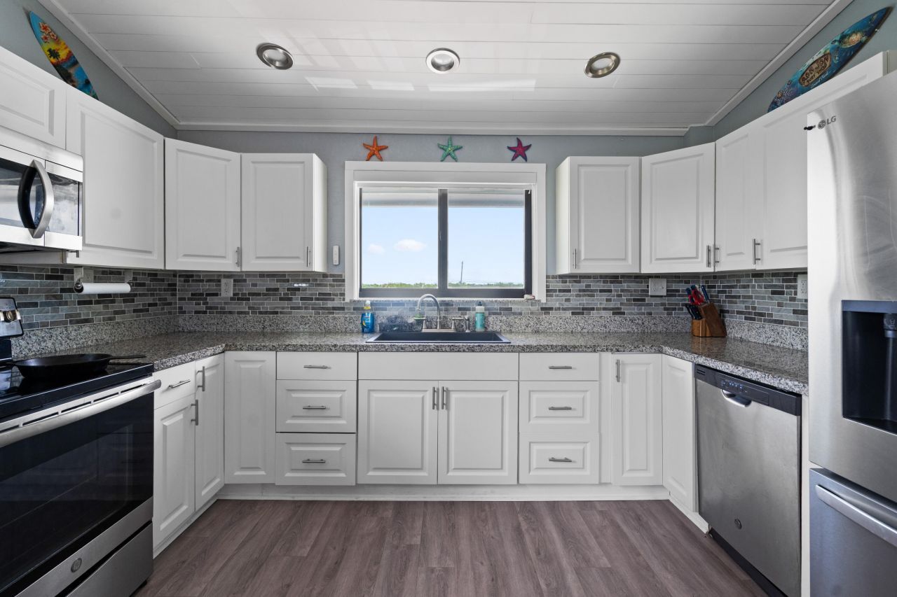 3746 Park Avenue, Big Pine Key, FL 33043 Photo