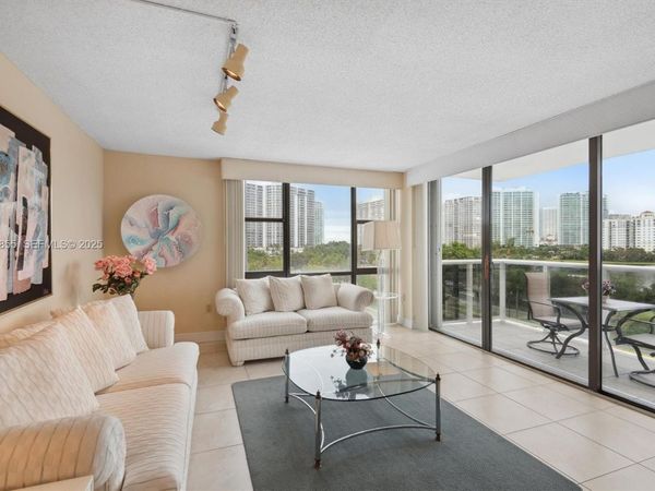 3625 N Country Club Dr, Unit 603, Aventura, FL 33180