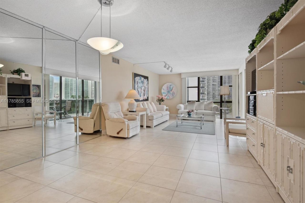3625 N Country Club Dr, Unit 603, Aventura, FL 33180 Photo